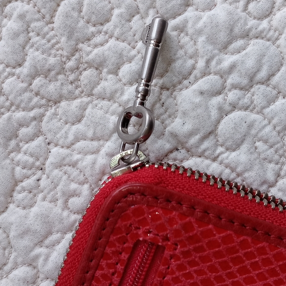 FOSSIL RED COW HIDE WALLETT/WRISTLET - Picture 4 of 6